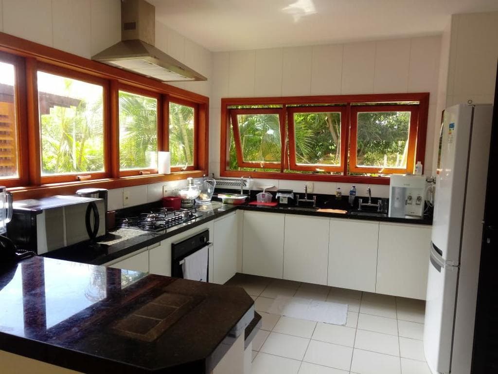 Cozinha moderna e equipada